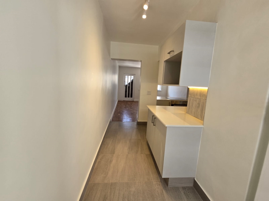 To Let 2 Bedroom Property for Rent in Sea Point Western Cape